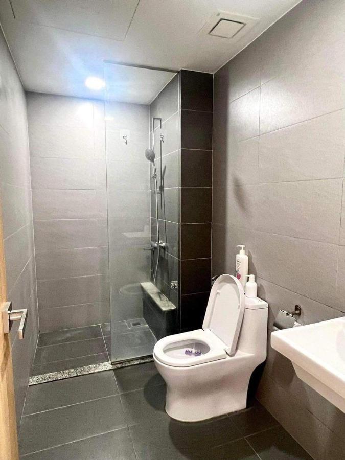 Emeral 2pn 2wc *
